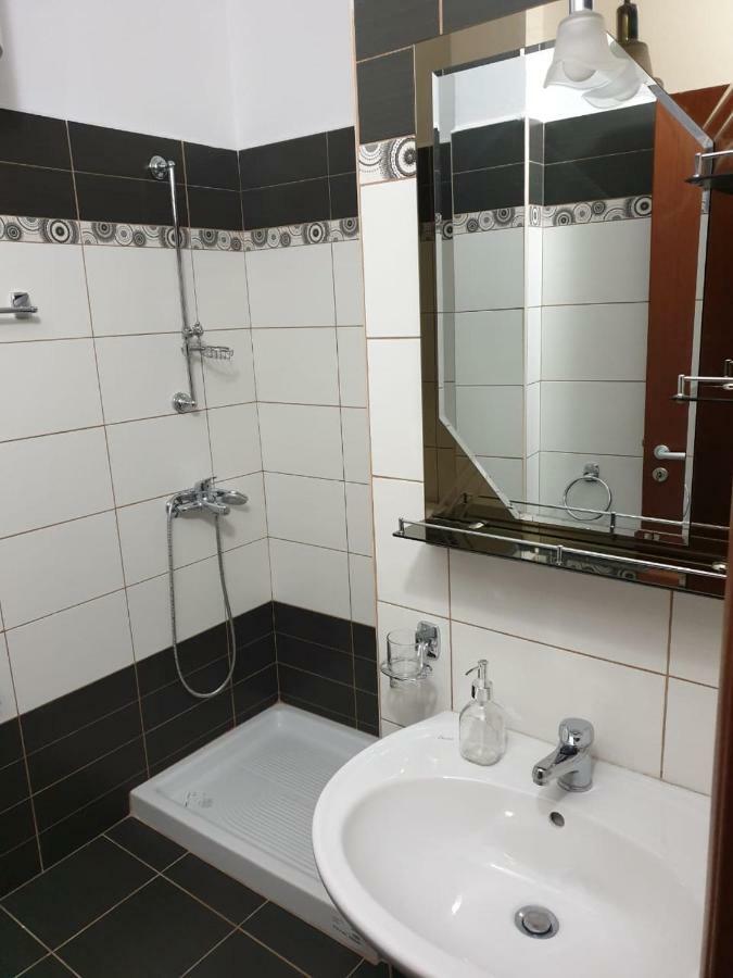 Ann'Apartment Orikum Eksteriør billede